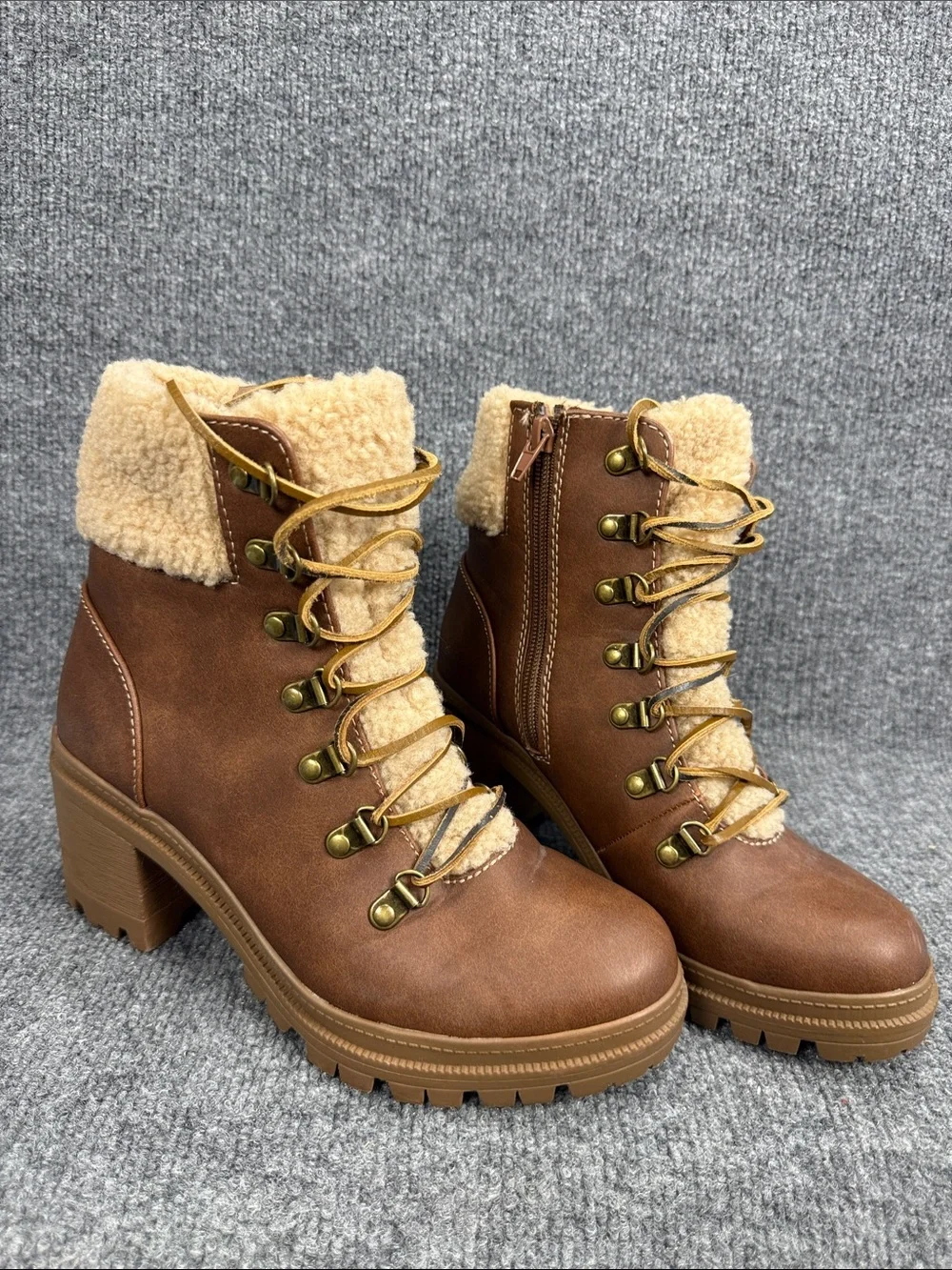 Soda Women's Brown Faux-Shearling Lace-Up Ankle Chunky Heel Boots Size 8.5